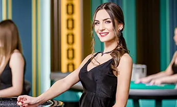 Bà Phạm Thị D - Giám đốc Marketing benbet code
